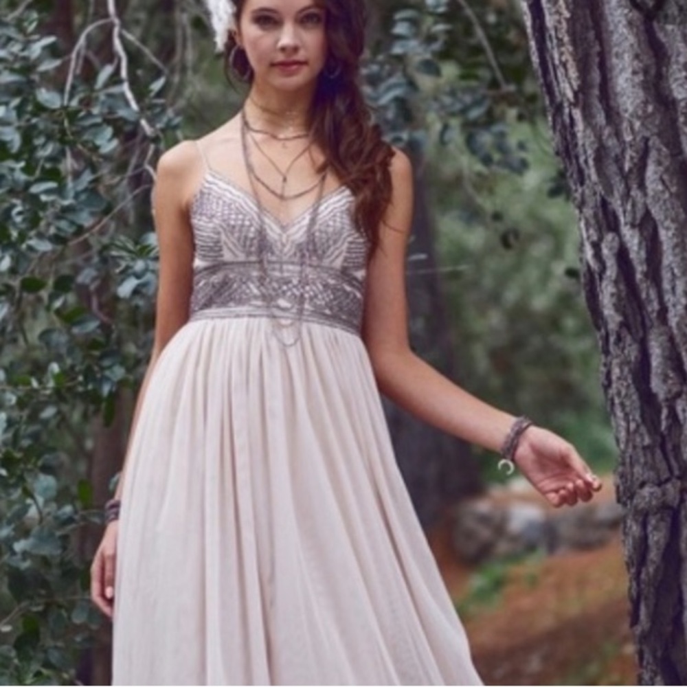 Altar’d State Beautiful Gauzy Beaded Cynder Dress.‎ Size Medium.